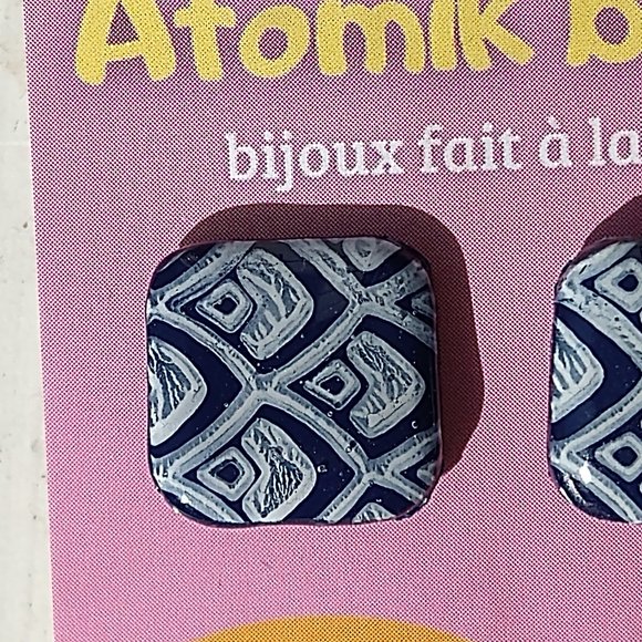 Handmade blue and white polymer clay earrings.Boucles d'oreilles fait à la main - Picture 4 of 7